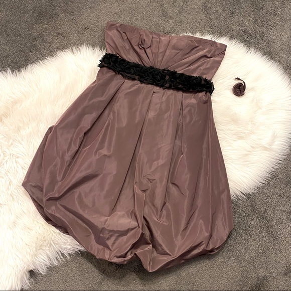 RW&CO. Dresses & Skirts - Mauve bubble hem formal dress